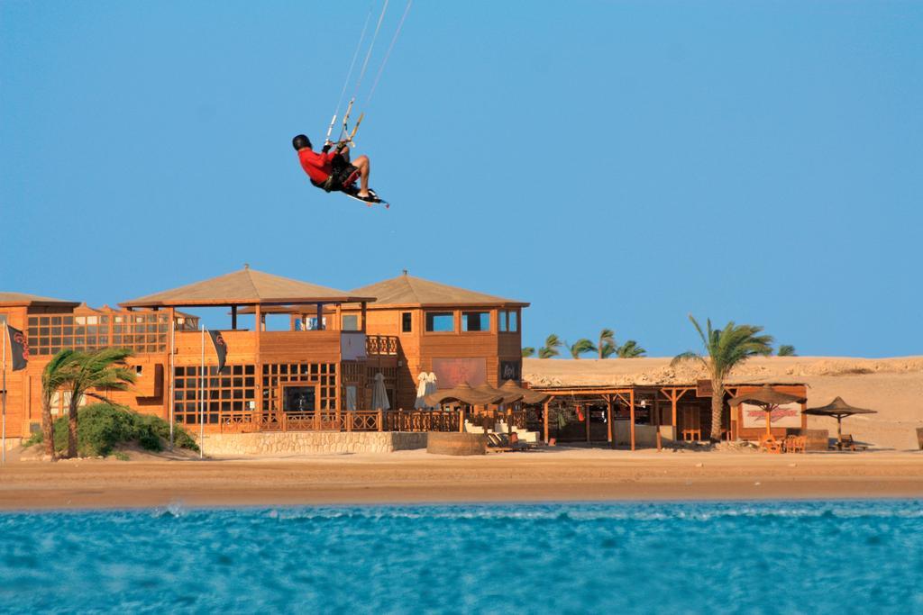 The Breakers Diving And Surfing Lodge Soma Bay Hurghada Exteriér fotografie